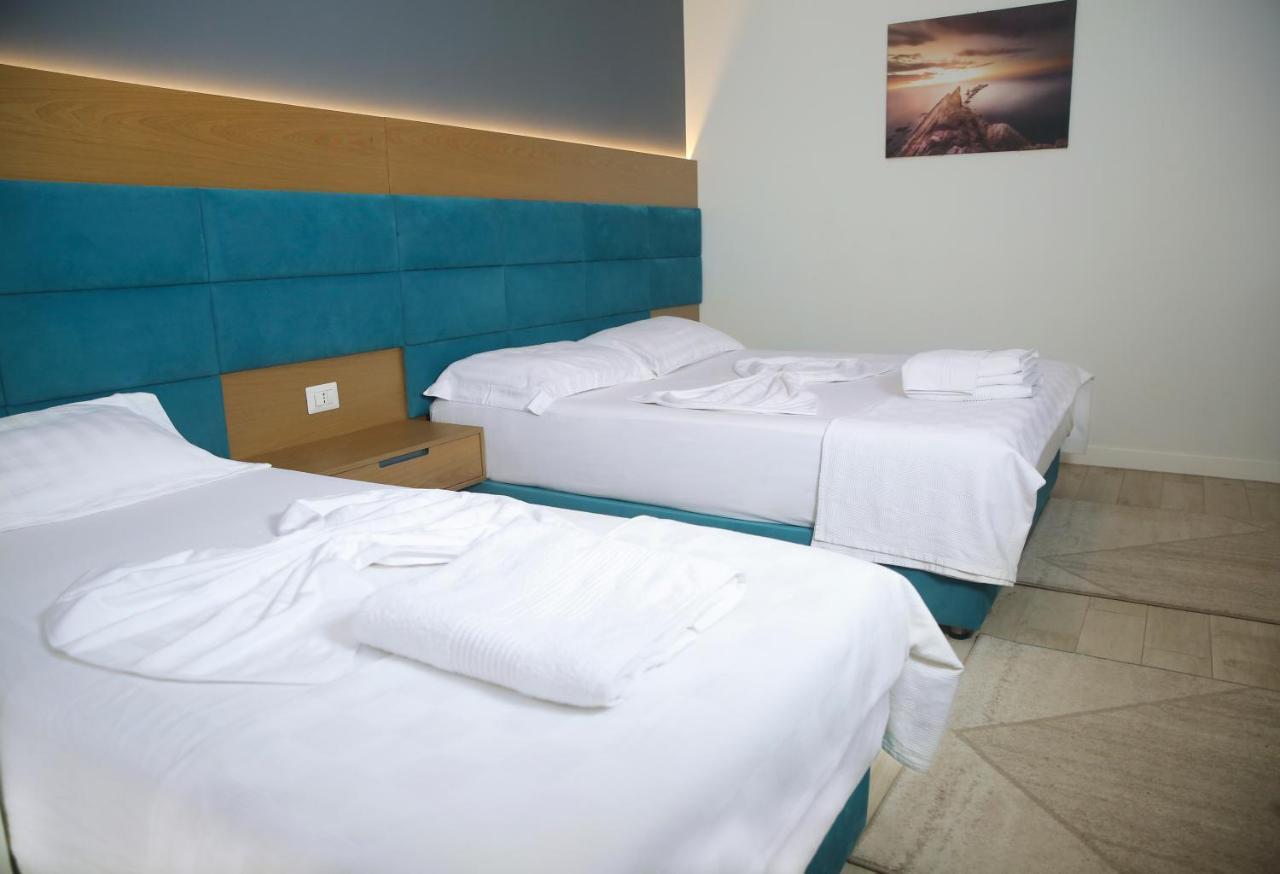 Domus Hotel&Apartments Shëngjin Buitenkant foto
