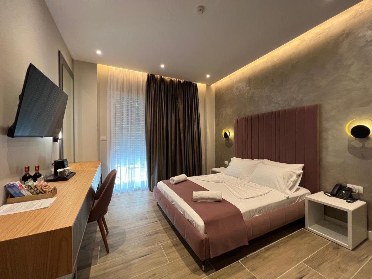 Domus Hotel&Apartments Shëngjin Buitenkant foto