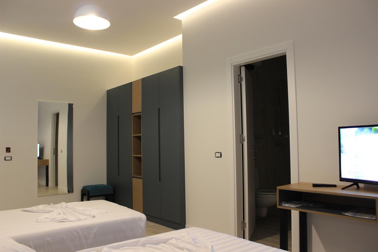 Domus Hotel&Apartments Shëngjin Buitenkant foto