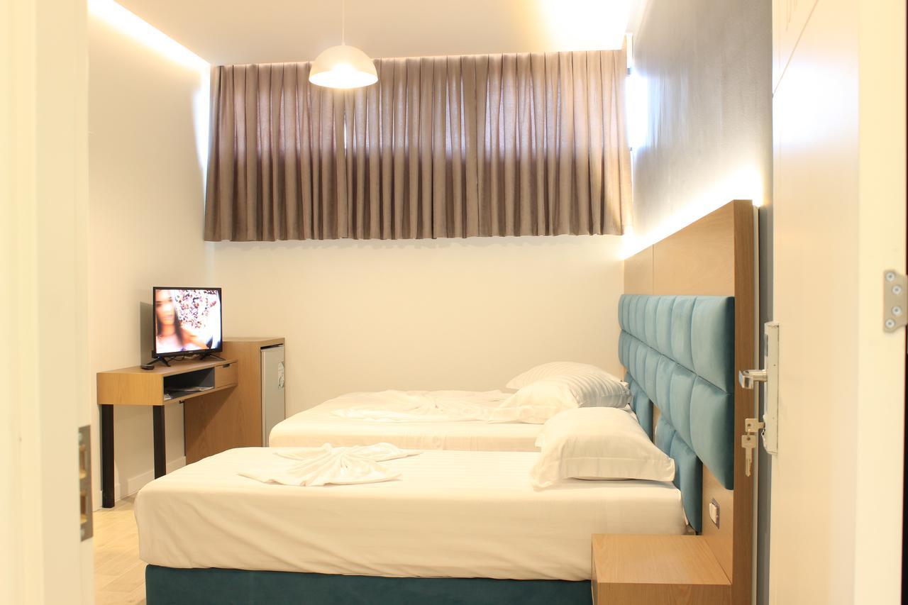 Domus Hotel&Apartments Shëngjin Buitenkant foto